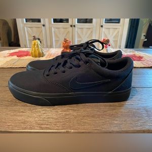 Nike SB Charge Canvas Shoes